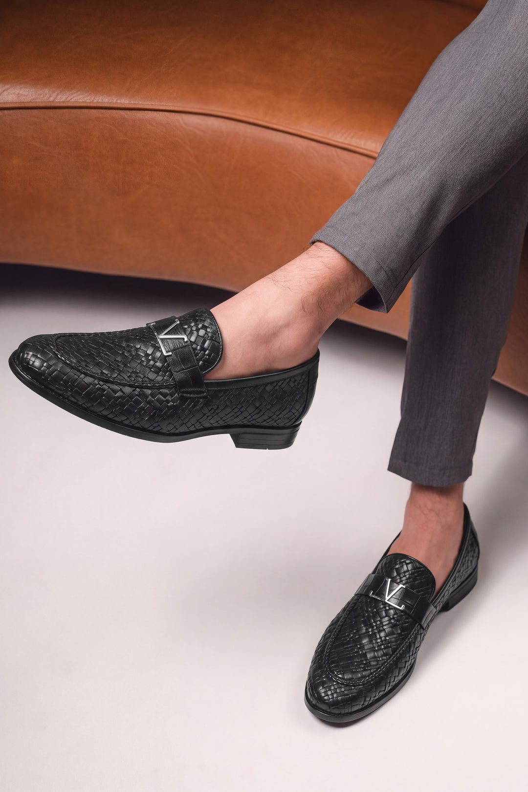LOGO SHOES