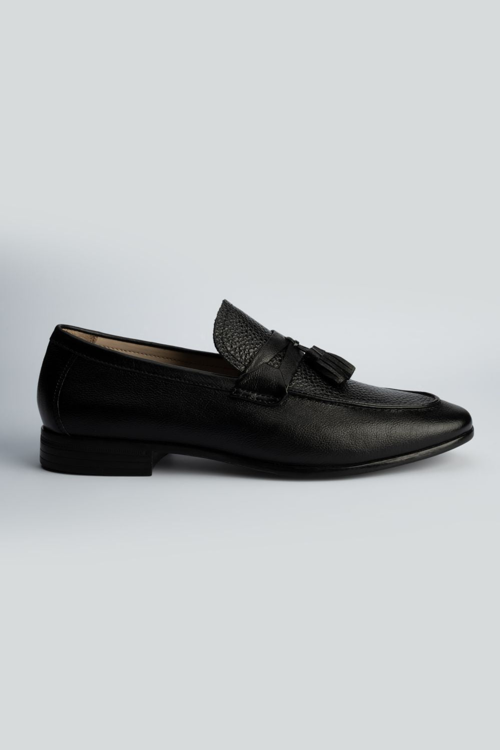 LOGO VALENRICO LOAFER