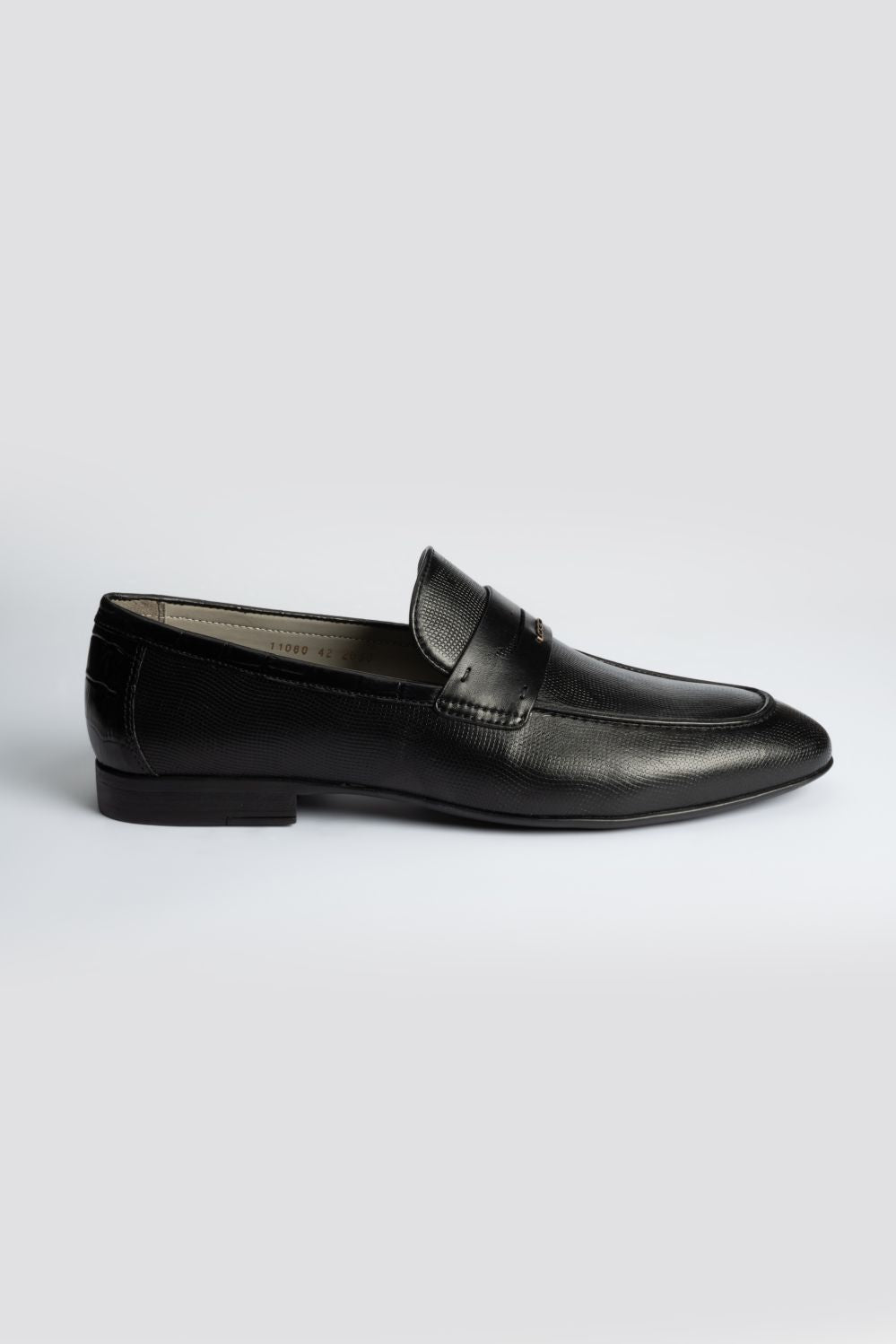 LOGO LUXE STRIDE LOAFER