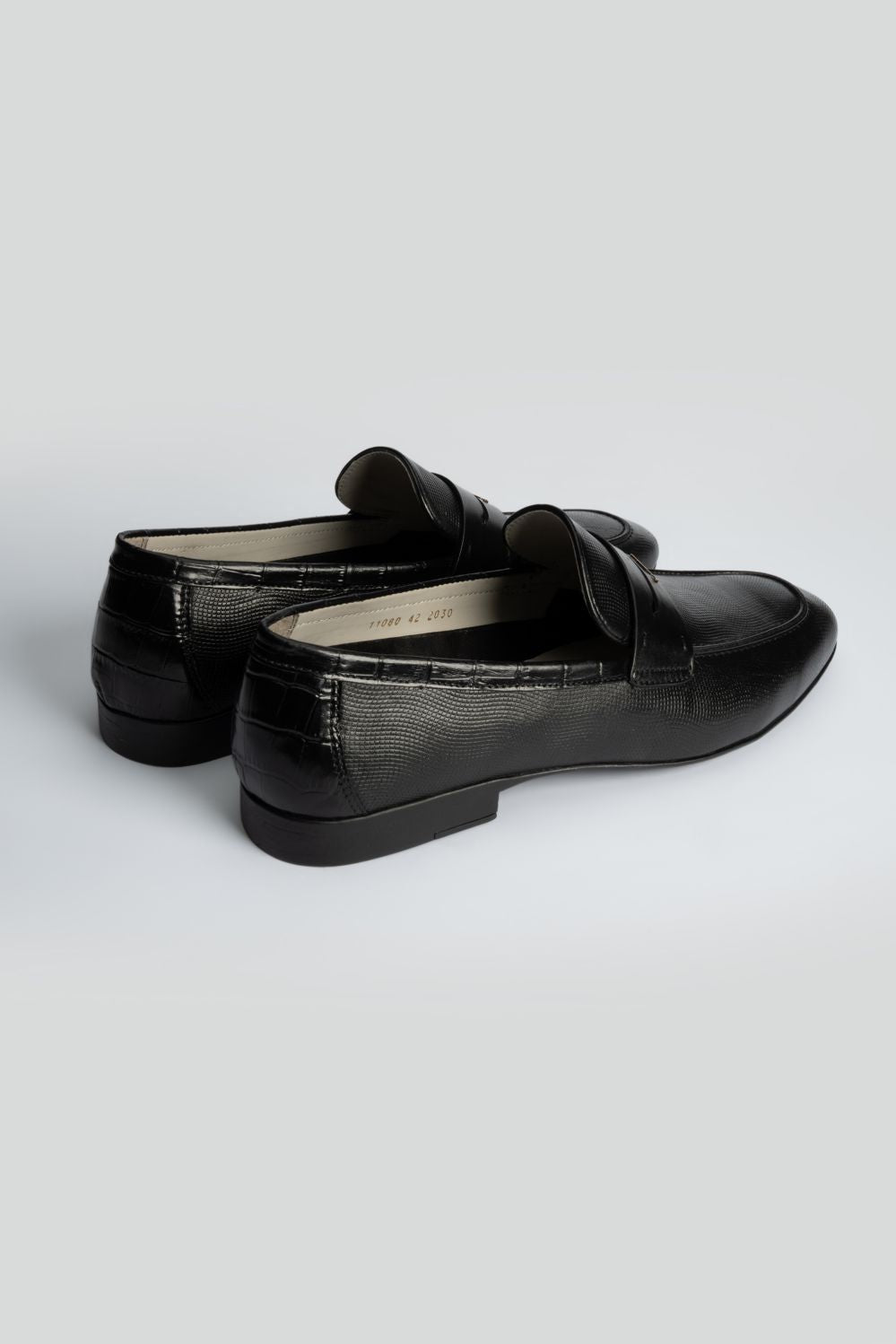 LOGO LUXE STRIDE LOAFER