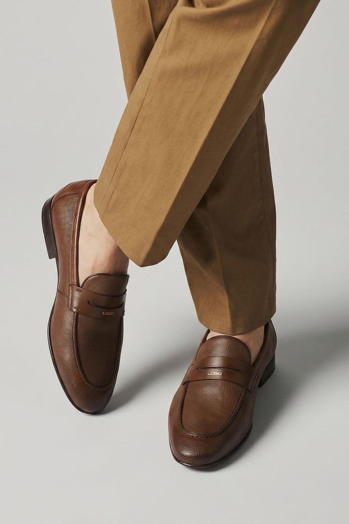LOGO LUXE STRIDE LOAFER