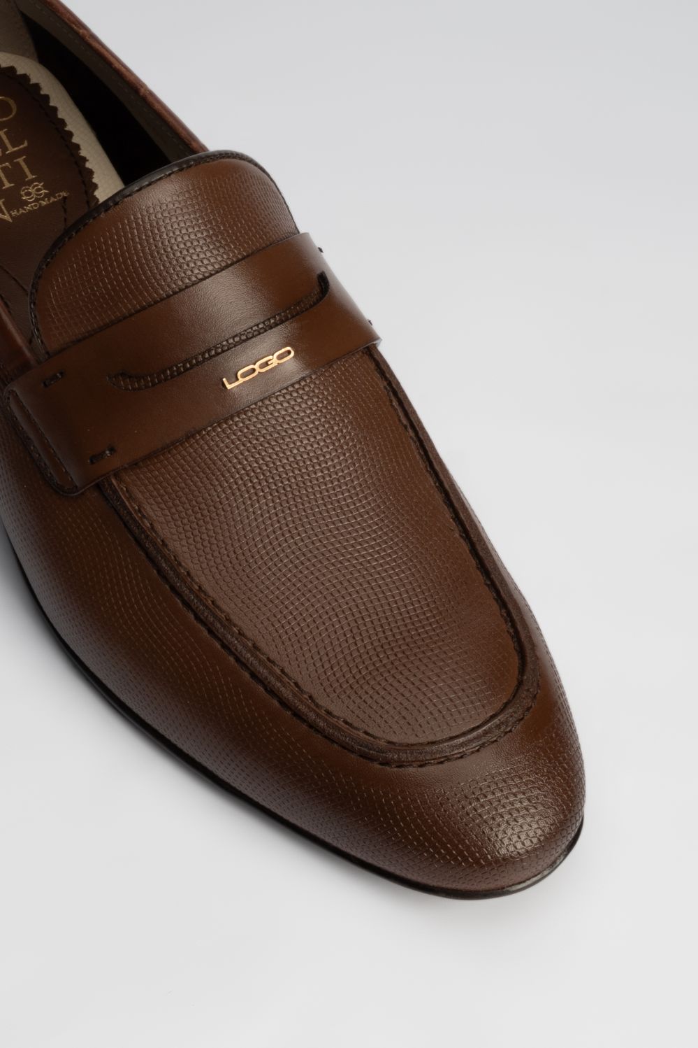 LOGO LUXE STRIDE LOAFER
