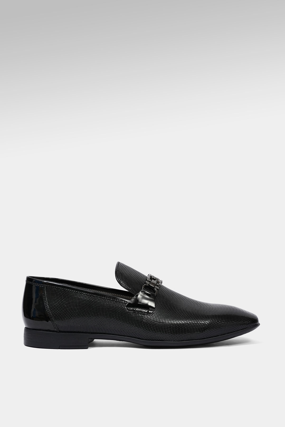 LOGO MONTREUVE SLIP ONS
