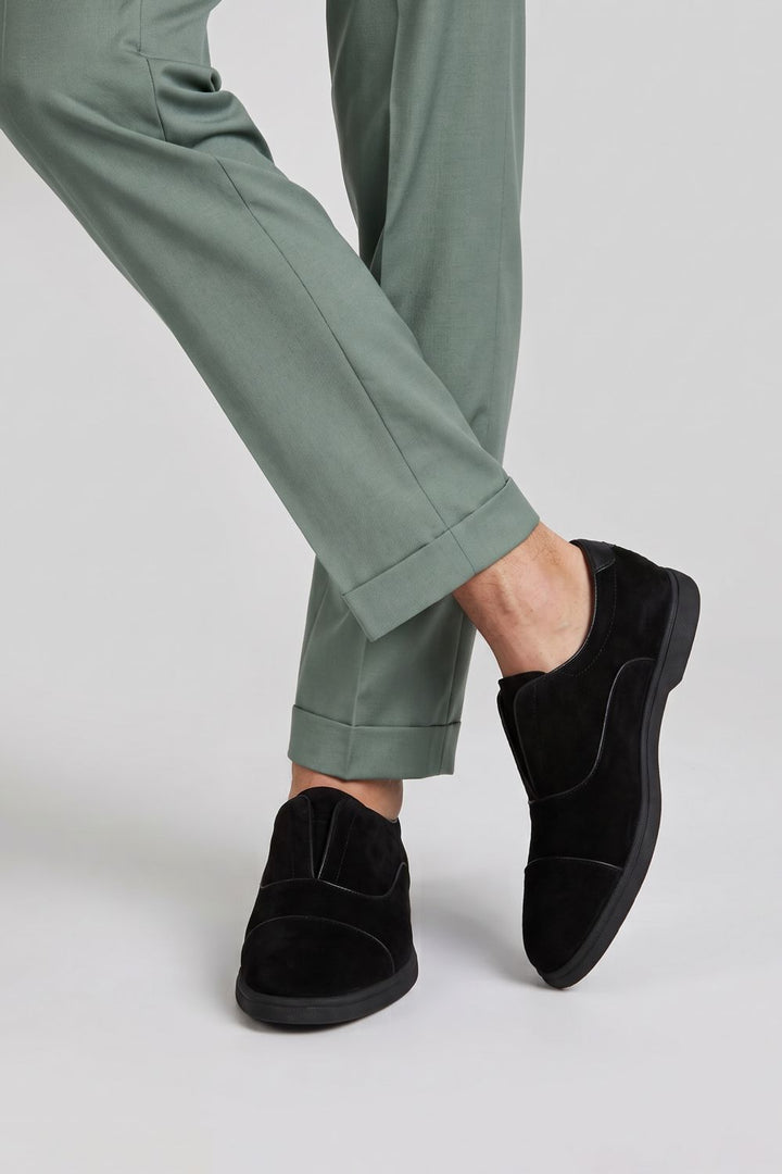 LOGO PARISAN SLIP ONS
