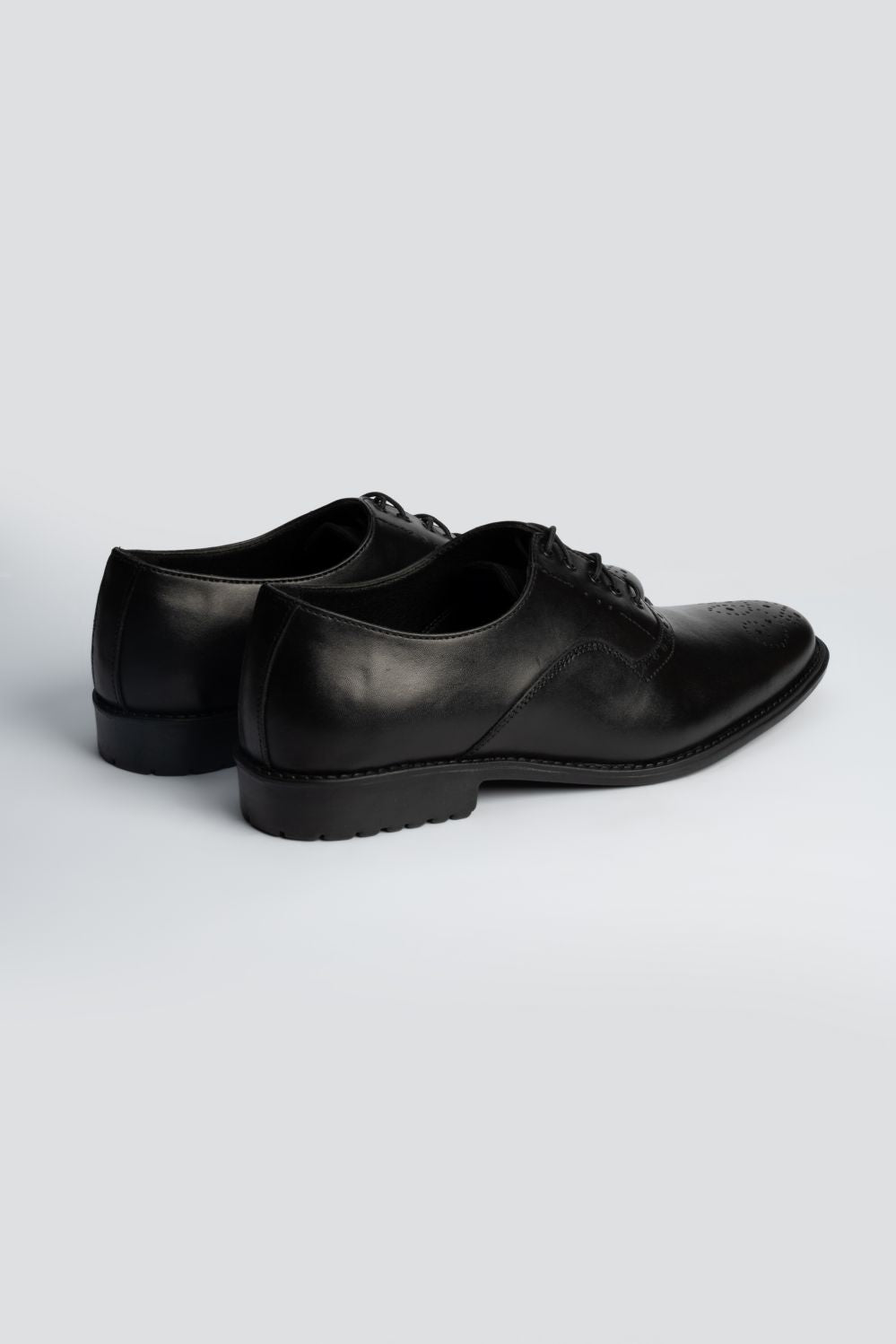 LOGO THRYVE LACE UP