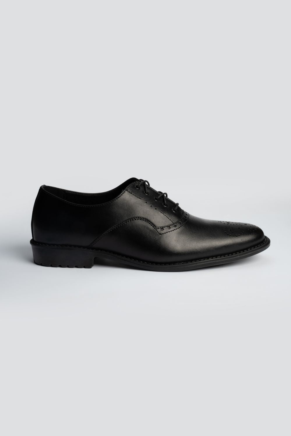 LOGO THRYVE LACE UP
