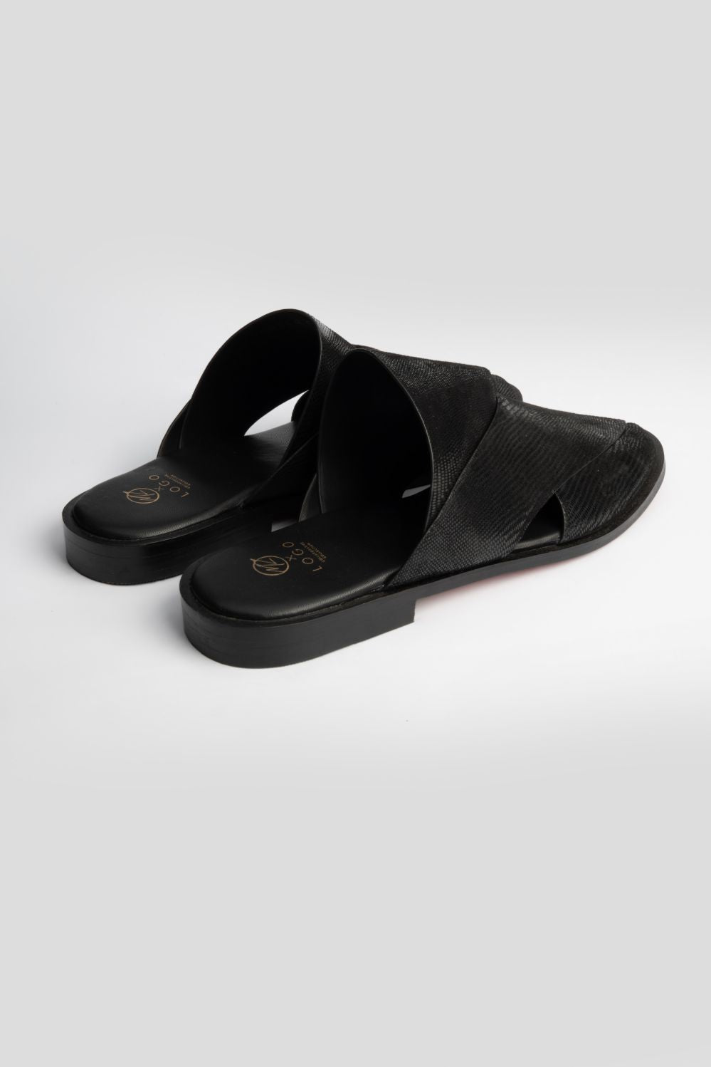 LOGO CRESTMONT SLIPPER