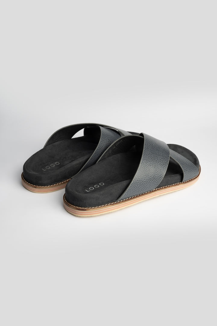 LOGO KINGSMEREON SLIPPER
