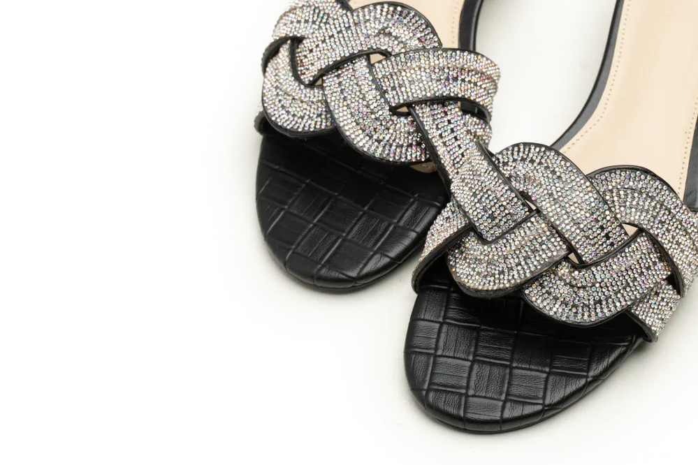 OPIA SPINEL EMBELLISHED SLIDES