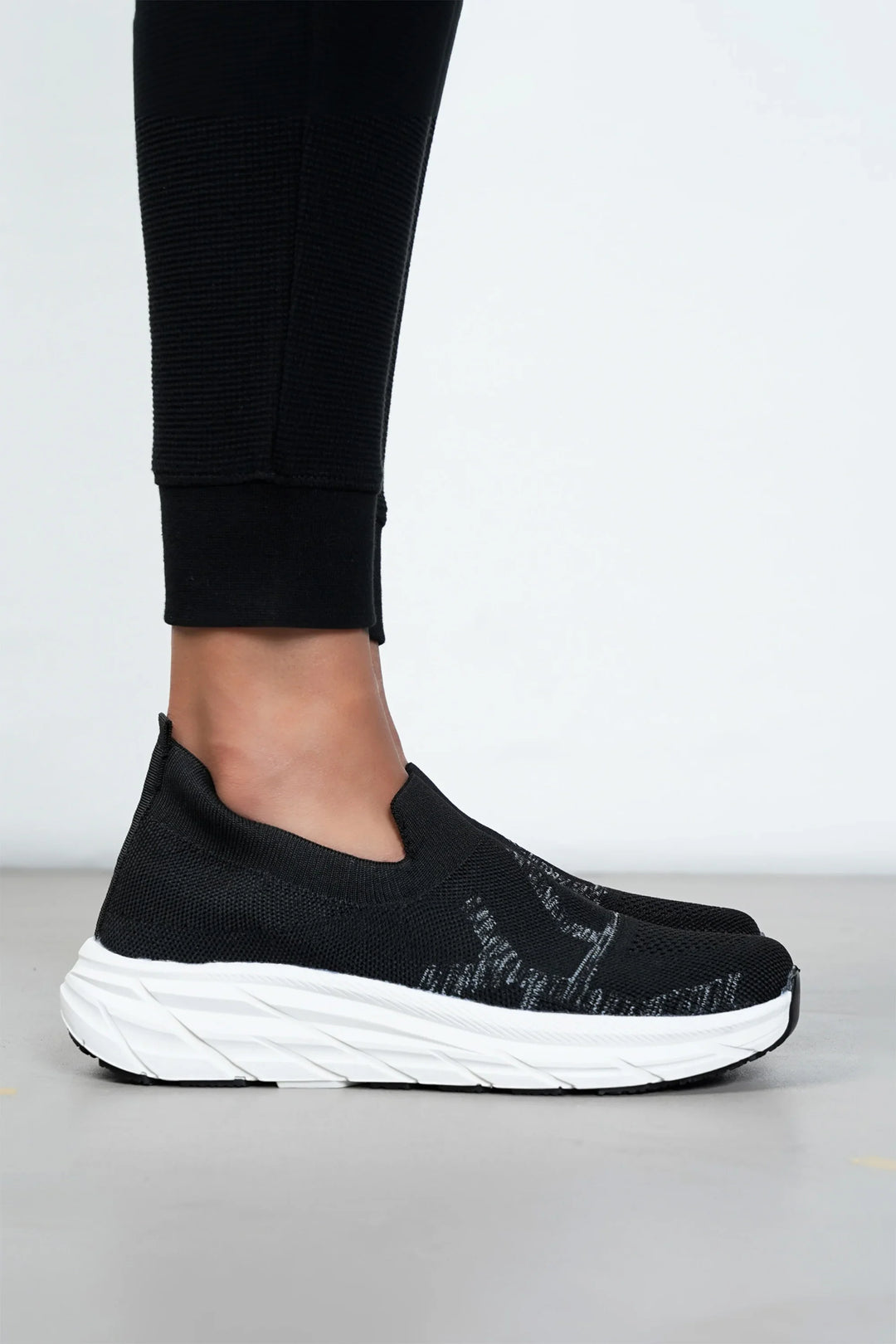 LOGO 4216 BLACK