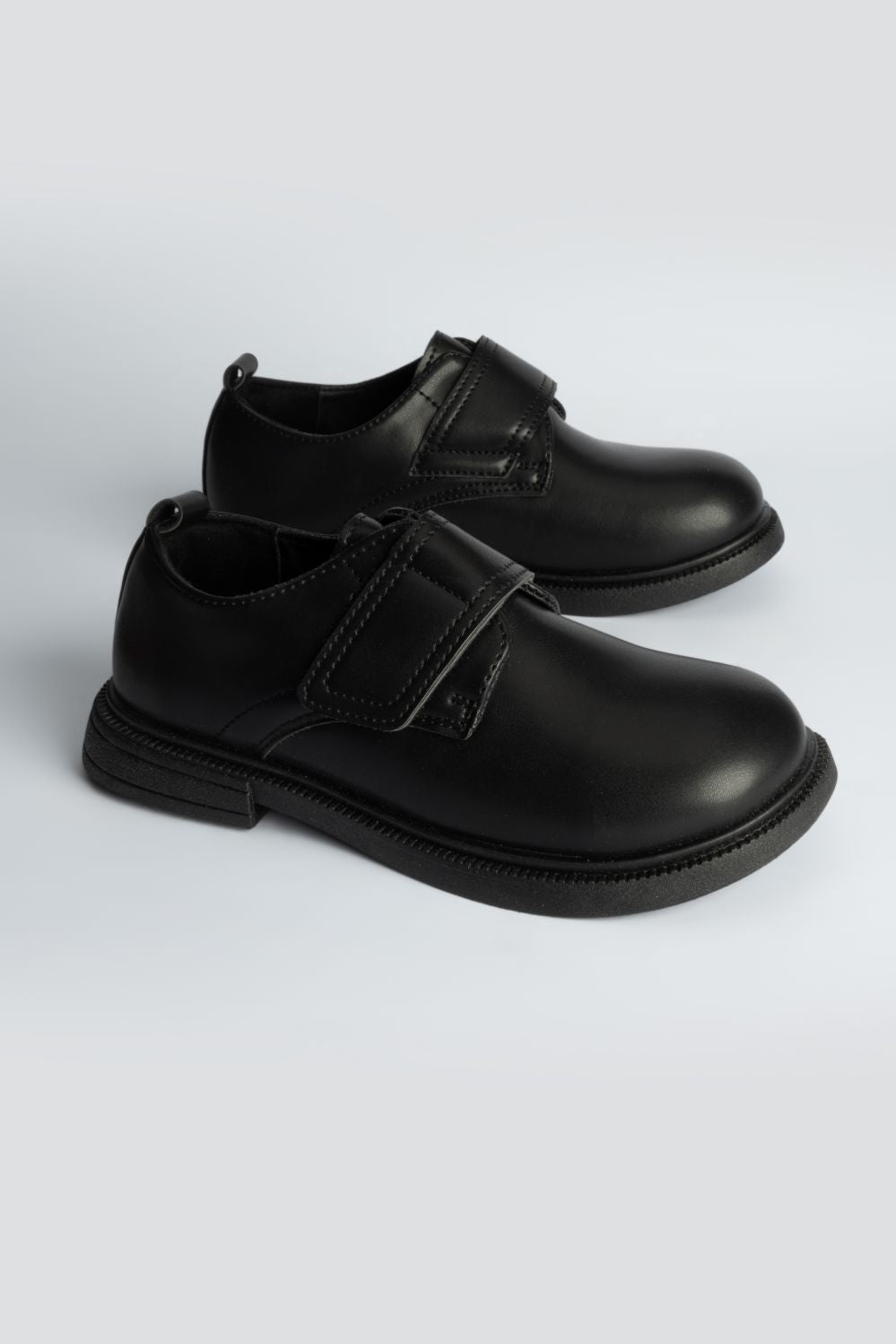 LOGO STRATE SCHOOL SHOES