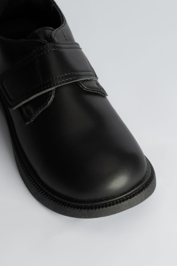 LOGO STRATE SCHOOL SHOES