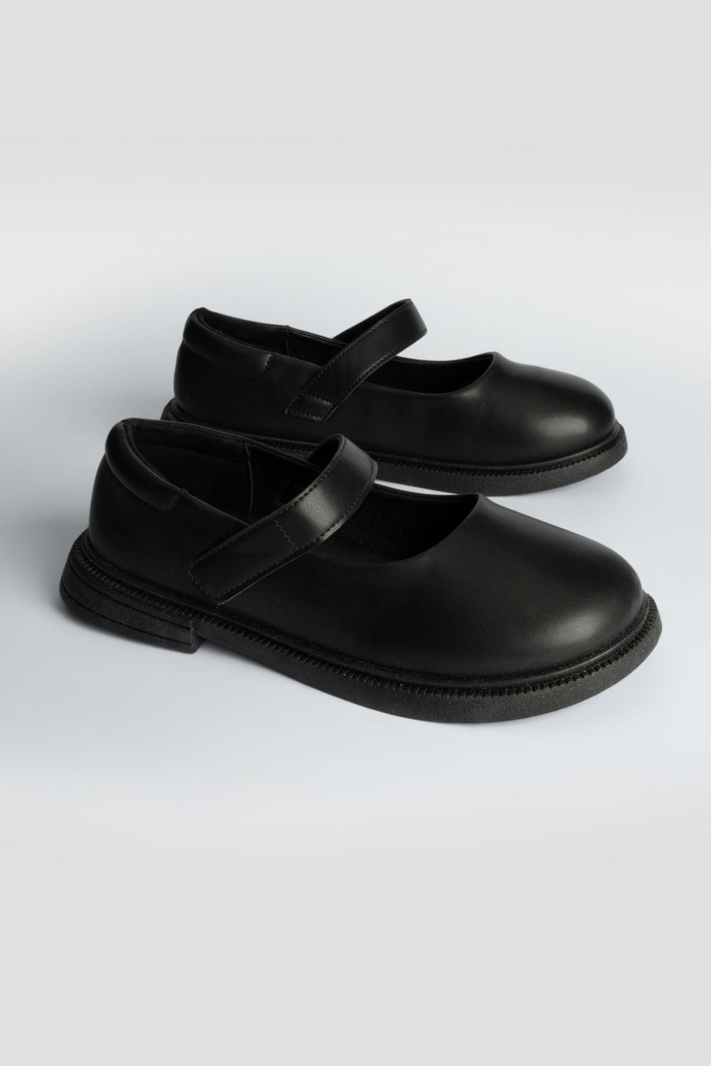 LOGO NINA SCHOOL SHOES