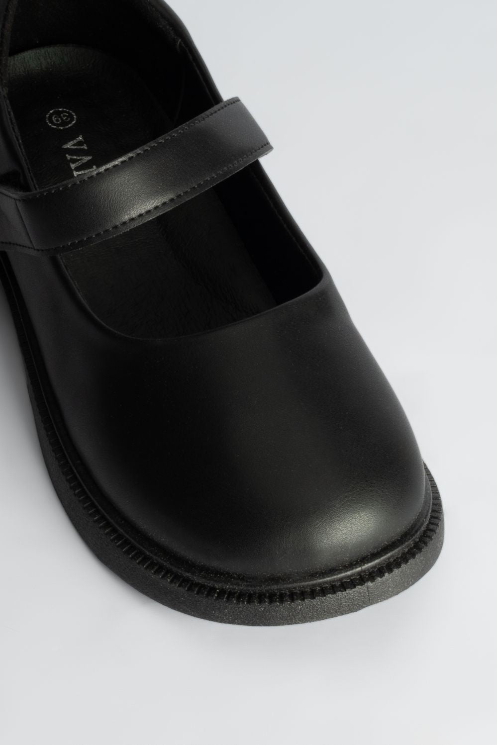 LOGO NINA SCHOOL SHOES