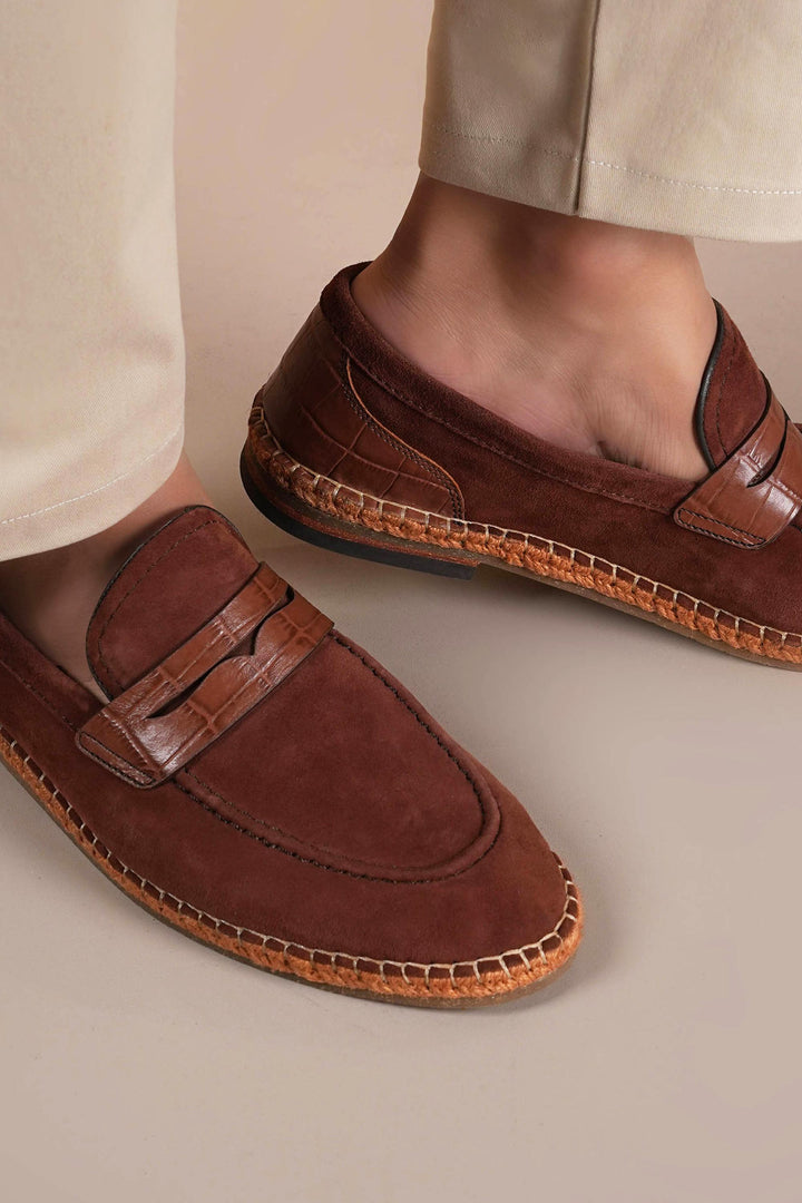 LOGO 11013 TAN